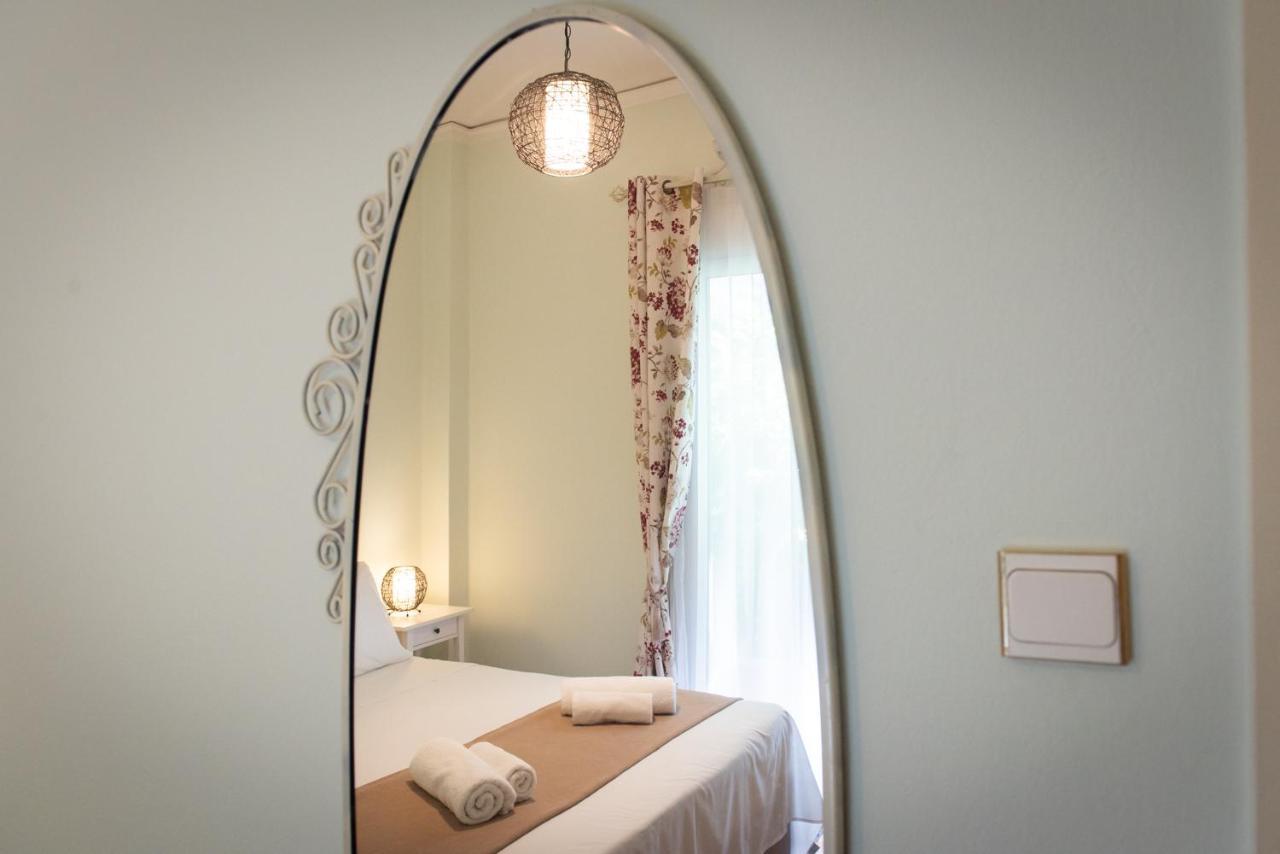 Blue Ark Athenian Nest Apartment Ngoại thất bức ảnh